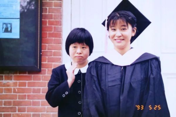 高嶋ちさ子イェール大学卒業画像